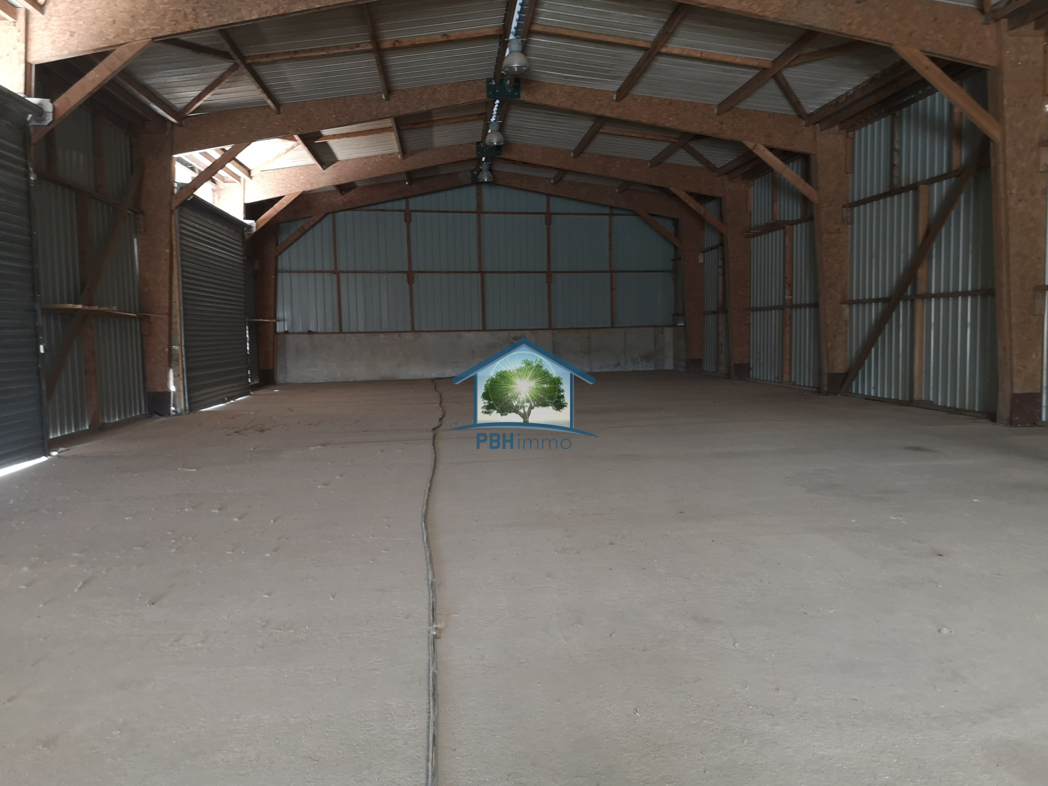 vente immobilier professionnel A vendre entrepôt + bureau